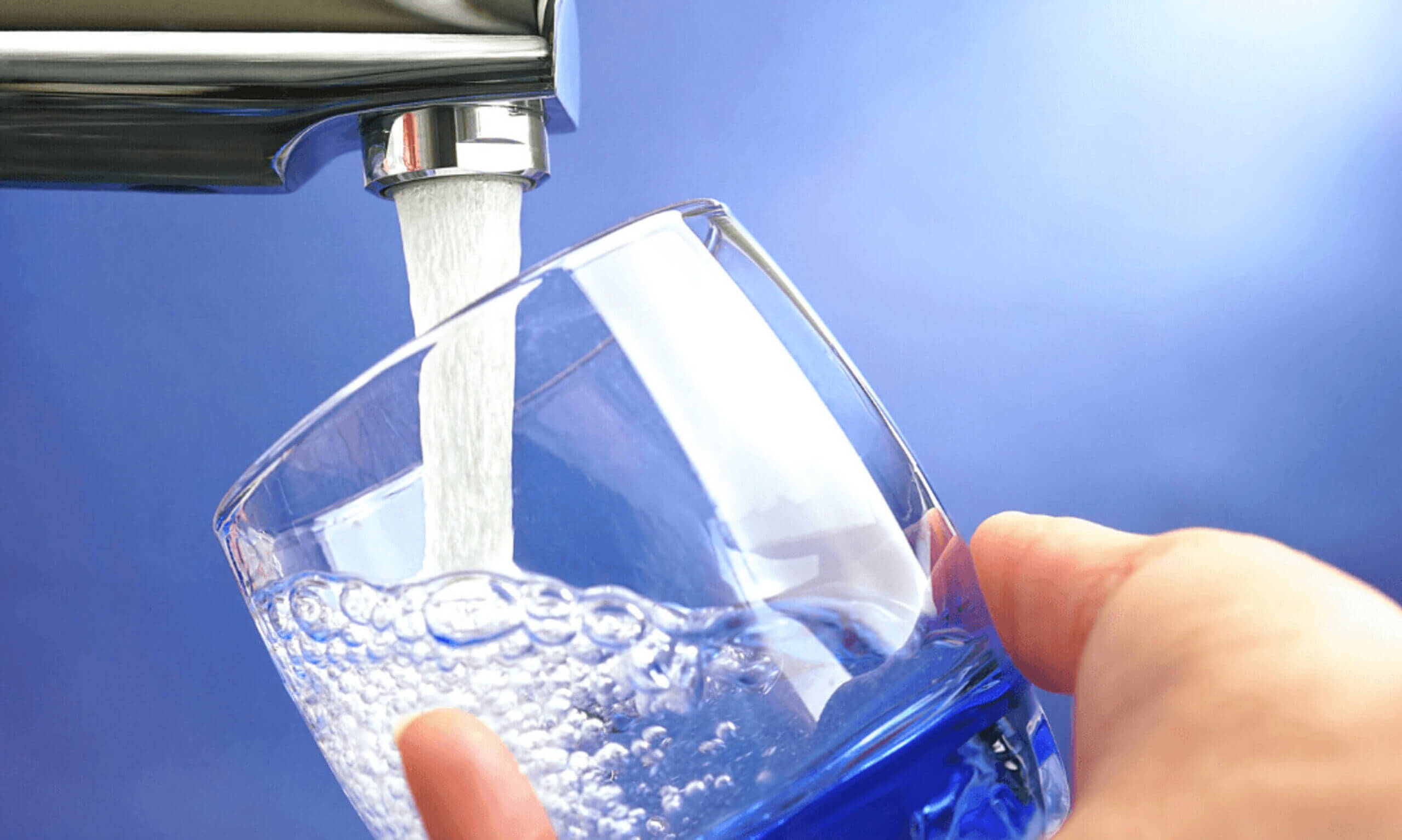 10 Benefits of Drinking Tap Water vs Bottled Water