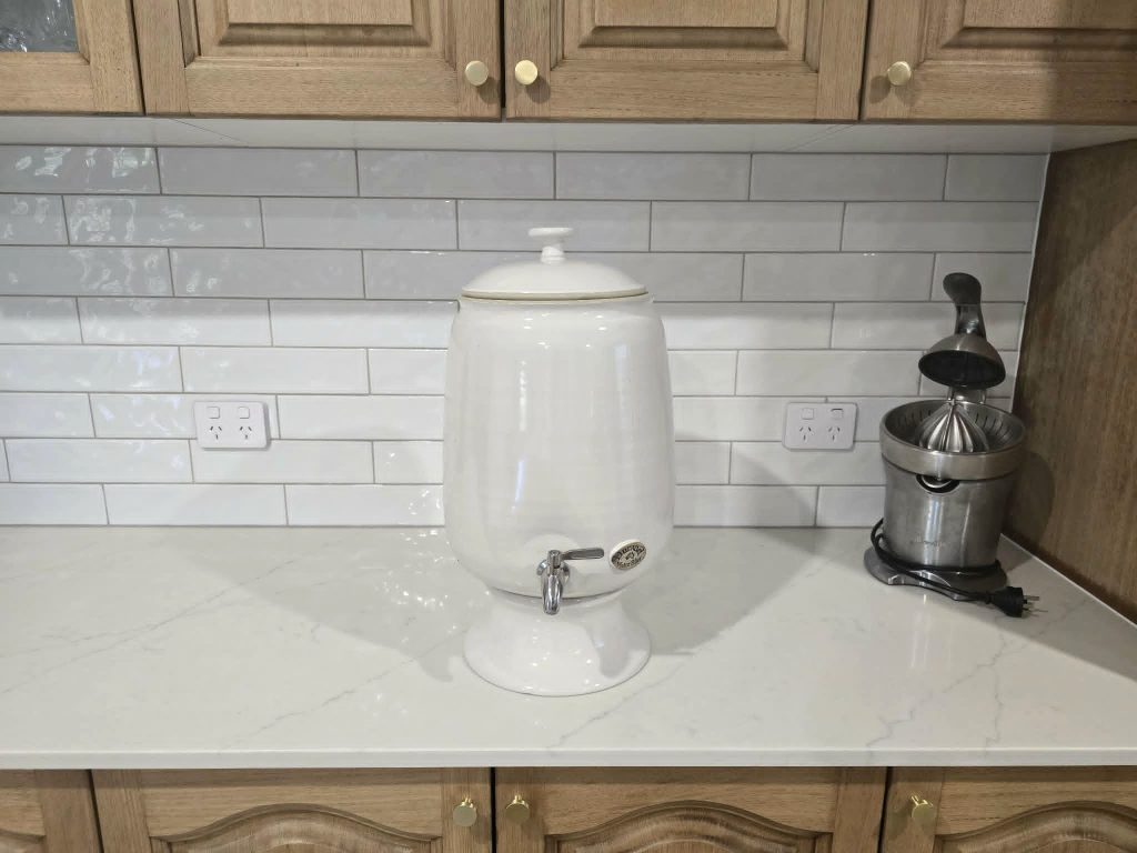 Durand Ceramic Gravity Water-Filter in a Plastic-free Kitchen